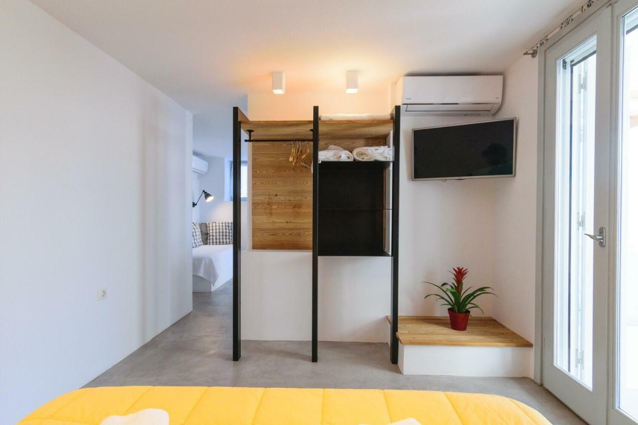 L'arco Milos Apartment *